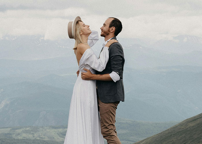 37 Wedding Trends That People Predict Brides And Grooms Will Regret Participating In