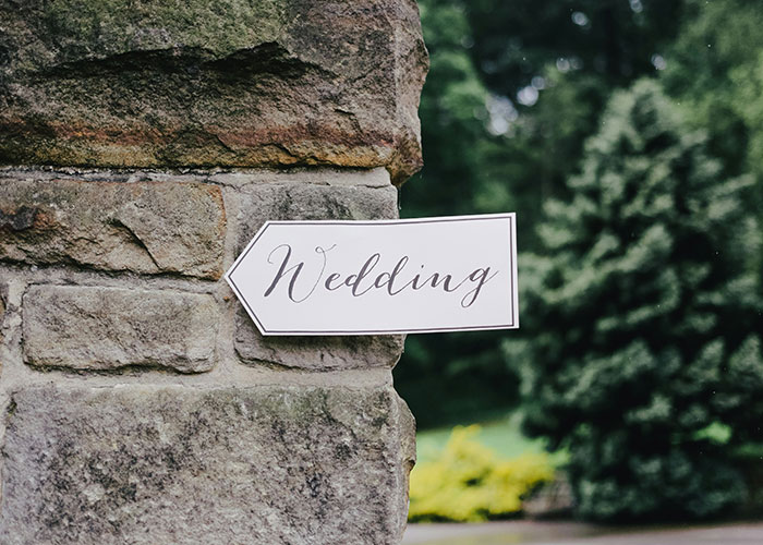37 Wedding Trends That People Predict Brides And Grooms Will Regret Participating In