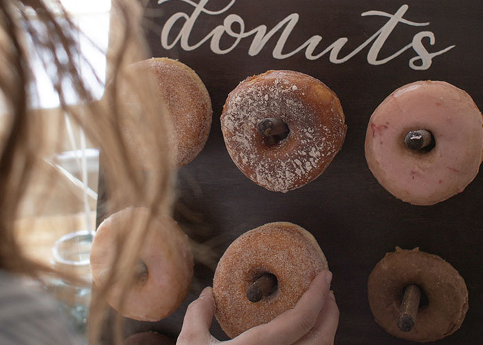 37 Wedding Trends That People Predict Brides And Grooms Will Regret Participating In