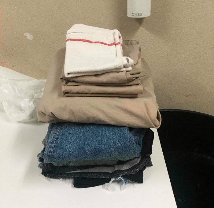 A Stranger Paid For Me, Dried, And Folded My Laundry When I Was Completely Overwhelmed With Stress And Anxiety From School And Accidentally Fell Asleep