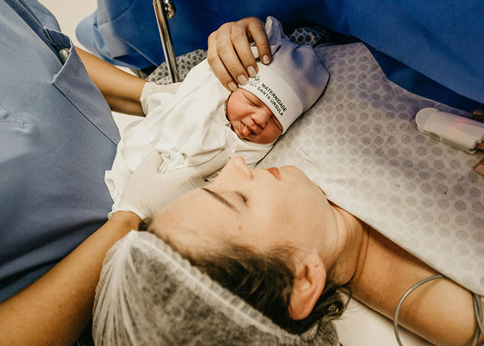 30 Doctors And Nurses Spill The Tea About What Happens When The Baby Looks Like Not The Dad’s