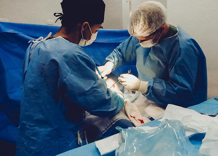 30 Doctors And Nurses Spill The Tea About What Happens When The Baby Looks Like Not The Dad’s