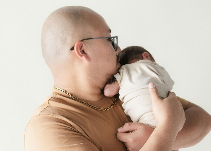 30 Doctors And Nurses Spill The Tea About What Happens When The Baby Looks Like Not The Dad’s