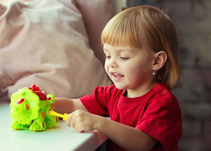 30 Doctors And Nurses Spill The Tea About What Happens When The Baby Looks Like Not The Dad’s