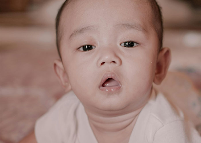 30 Doctors And Nurses Spill The Tea About What Happens When The Baby Looks Like Not The Dad’s