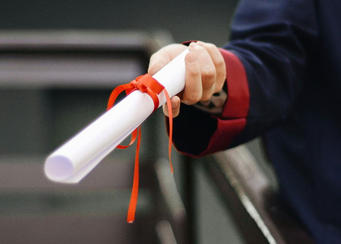 “Total Waste Of Money”: 30 Of The Worst Purchases Folks Online Ever Made