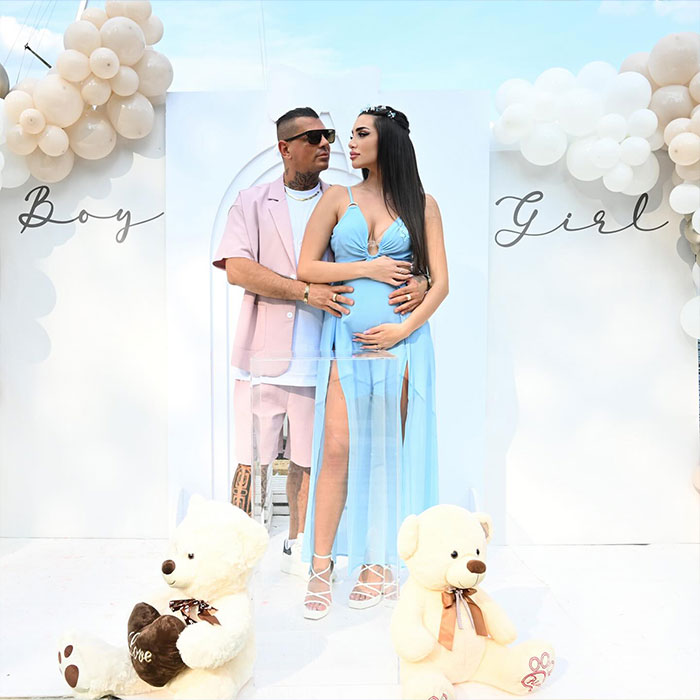 “You Should’ve Hugged Your Wife”: Man Bashed For Making Gender Reveal All About Himself “You Should’ve Hugged Your Wife”: Man Bashed For Making Gender Reveal All About Himself