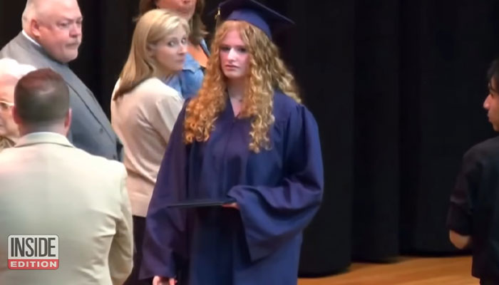 Father Interrupts Daughter&rsquo;s Graduation To Stop Superintendent From Shaking Her Hand