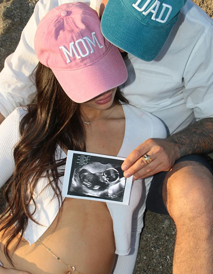 “You Should’ve Hugged Your Wife”: Man Bashed For Making Gender Reveal All About Himself “You Should’ve Hugged Your Wife”: Man Bashed For Making Gender Reveal All About Himself