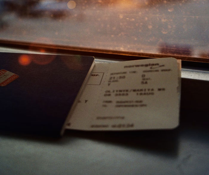 Plane Staff Pressures Woman To Give Her First-Class Seat To A Kid, She Refuses And Faces Backlash