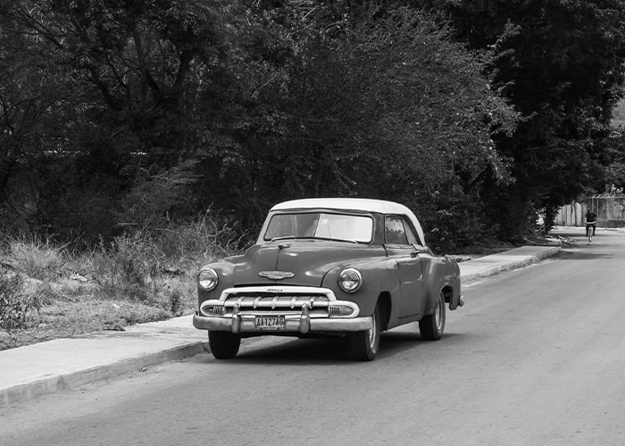 50 Things That Meant People Were Rich Back In The Day That Are Pretty Basic Today