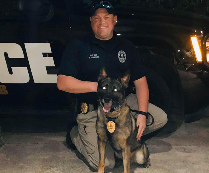 Police Dog Retires After Nearly A Decade Of Service, Heartwarming Video Is Spreading Online Police Dog Retires After Nearly A Decade Of Service, Heartwarming Video Is Spreading Online