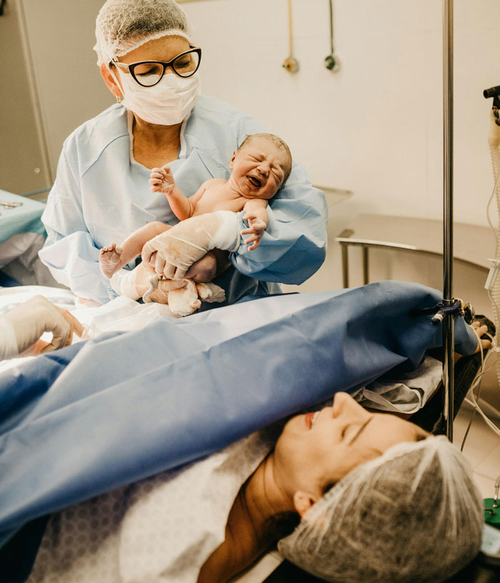 Woman Feels Like “The World’s Biggest Idiot” After Exposing Husband’s Affair With “Work Wife” Woman Feels Like “The World’s Biggest Idiot” After Exposing Husband’s Affair With “Work Wife”