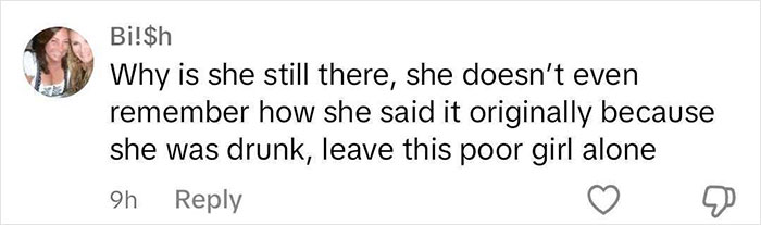 Social media comment discussing the appearance of Hailey Welch at a concert.