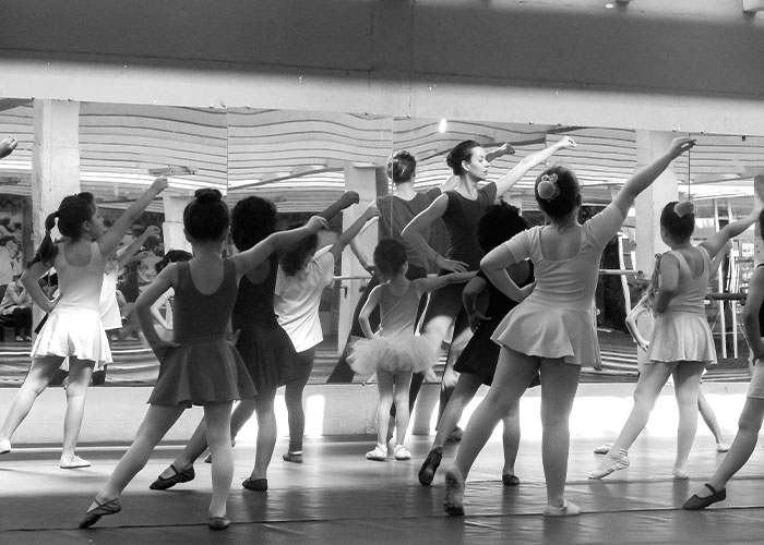 50 Things That Meant People Were Rich Back In The Day That Are Pretty Basic Today