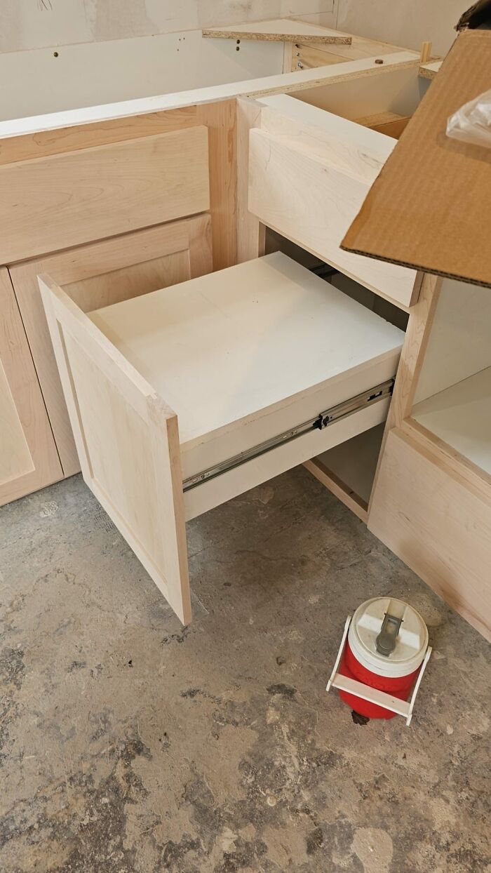 30 Times People Spotted Something That Confused Them So Much They Had To Share The Pics Online