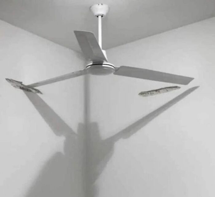 30 Times People Spotted Something That Confused Them So Much They Had To Share The Pics Online