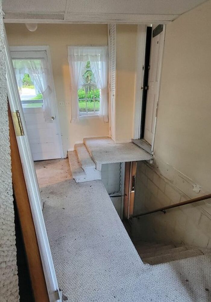 30 Times People Spotted Something That Confused Them So Much They Had To Share The Pics Online