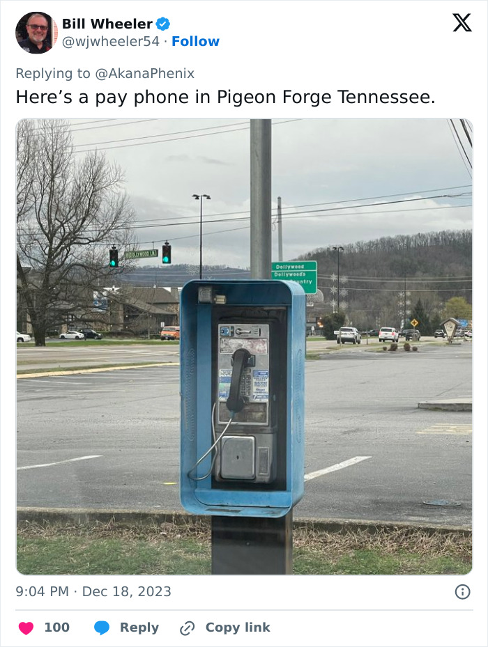 Pay-Phones-Exist-Answers-Twitter