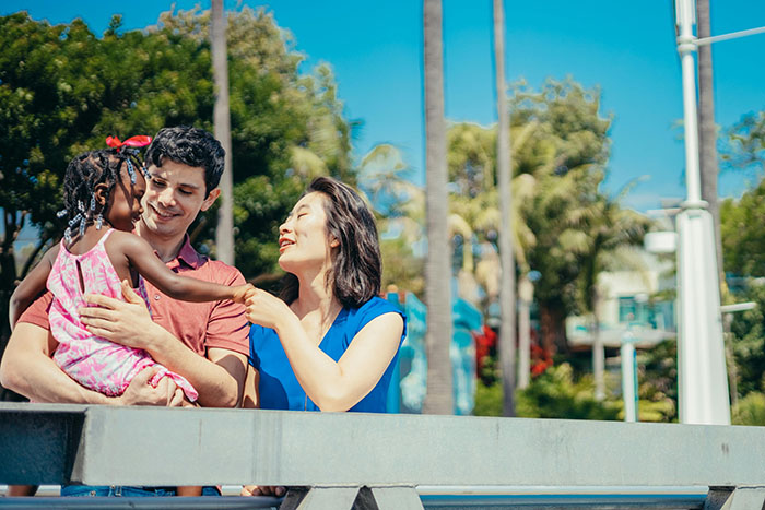 Guy&rsquo;s GF Wants To Meet Birth Family But Only Has An Old Postcard, He Tracks Them Down Anyway