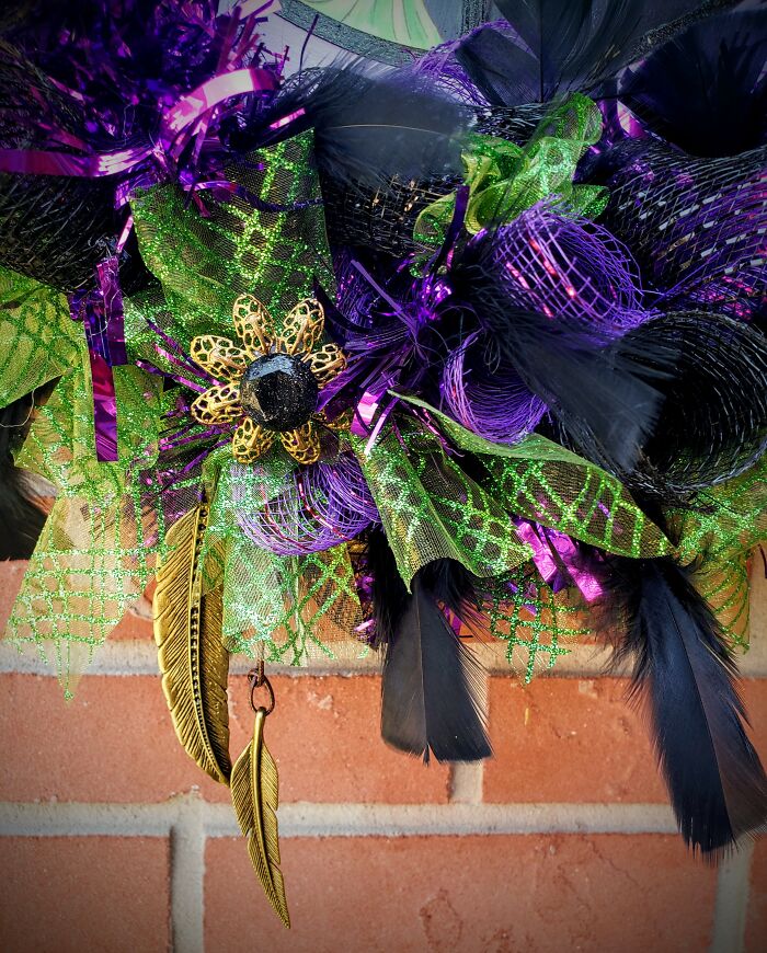 I Made Villains Wreaths With Hand-Painted Poison Apples, Ursula, Maleficent, And The Evil Queen