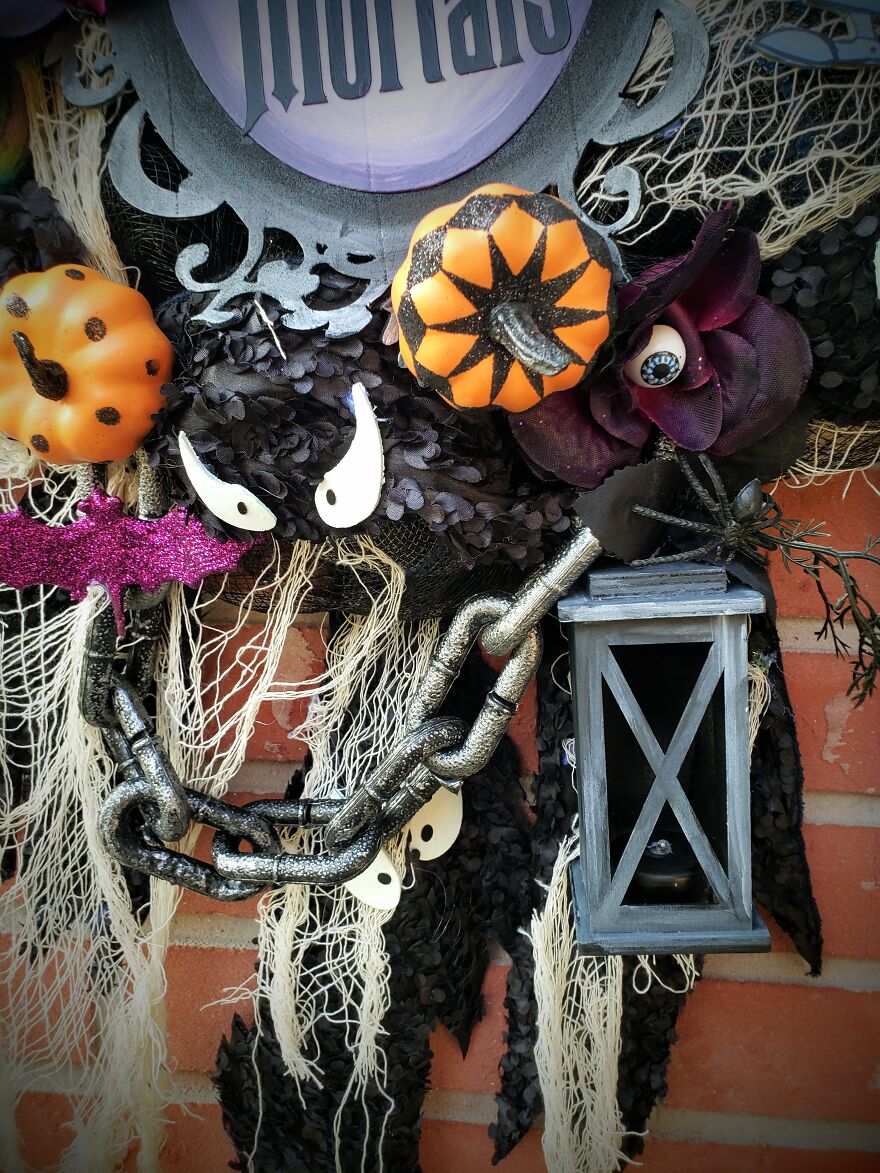 I Made A Haunted Mansion Wreath With Hitchhiking Ghosts, Madam Leota Crystal Ball, A Welcome Foolish Mortals Sign, And Many More (13 Pics) I Made A Haunted Mansion Wreath With Hitchhiking Ghosts, Madam Leota Crystal Ball, A Welcome Foolish Mortals Sign, And Many More (13 Pics)