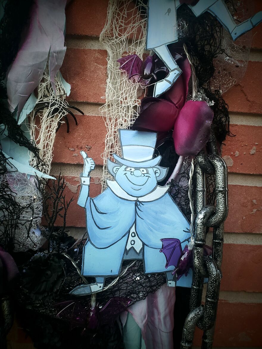 I Made A Haunted Mansion Wreath With Hitchhiking Ghosts, Madam Leota Crystal Ball, A Welcome Foolish Mortals Sign, And Many More (13 Pics) I Made A Haunted Mansion Wreath With Hitchhiking Ghosts, Madam Leota Crystal Ball, A Welcome Foolish Mortals Sign, And Many More (13 Pics)