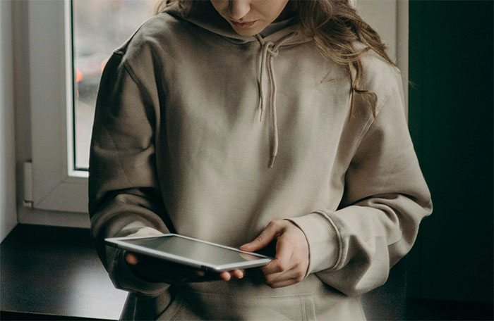 “Two Of The Most Disgusting Humans”: Woman Finds Out Her Little Brother Is Her Fiancé’s Son “Two Of The Most Disgusting Humans”: Woman Finds Out Her Little Brother Is Her Fiancé’s Son