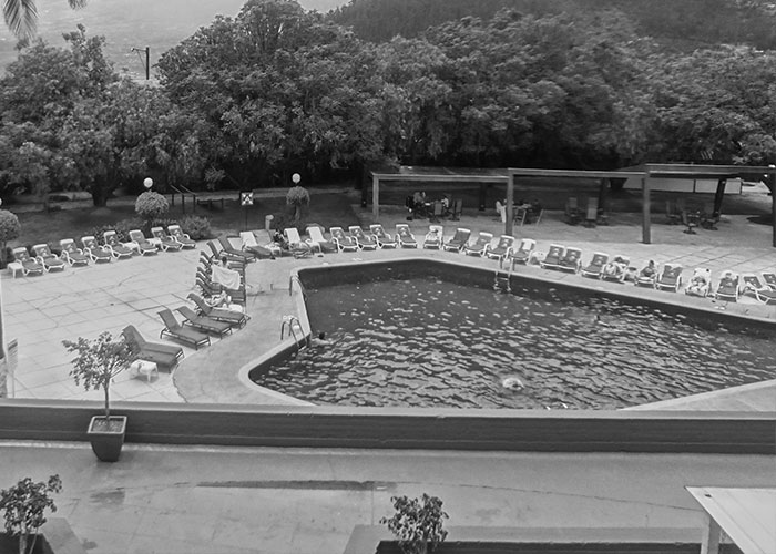 50 Things That Meant People Were Rich Back In The Day That Are Pretty Basic Today