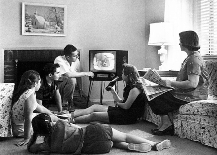 50 Things That Meant People Were Rich Back In The Day That Are Pretty Basic Today