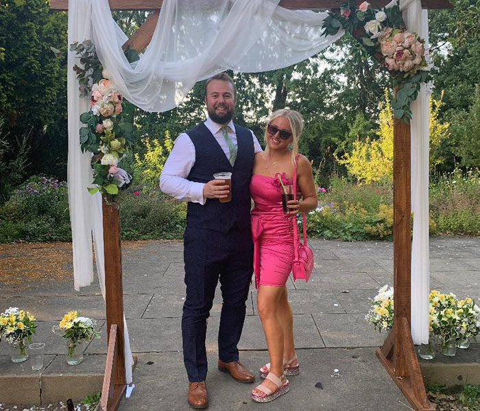 Guy&rsquo;s GF Wants To Meet Birth Family But Only Has An Old Postcard, He Tracks Them Down Anyway