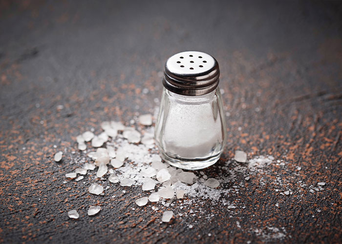 Woman Refuses To Cut Salt From Meals Completely Because Of BF&rsquo;s Blood Pressure, He Turns &ldquo;Salty&rdquo;