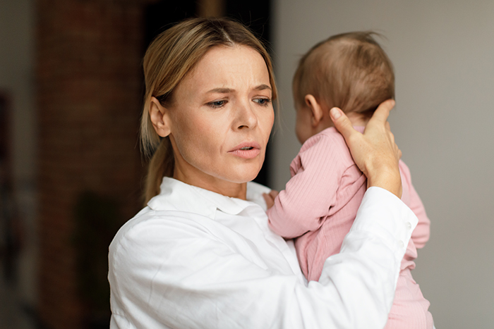 CEO Brought To Tears By Mom Who Came In To Work 2 Days After Giving Birth, Gets Destroyed Online CEO Brought To Tears By Mom Who Came In To Work 2 Days After Giving Birth, Gets Destroyed Online