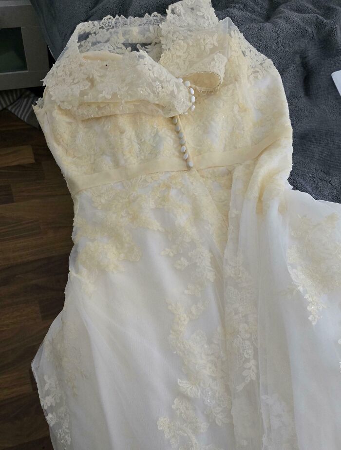 Motor Oil Stain On Wedding Dress - 2 Weeks Before The Wedding