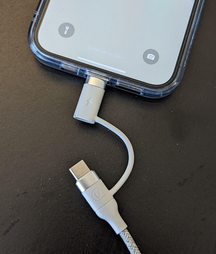 Wife: Your So-Called 2-In-1 Universal Cable Doesn't Work. My Phone Wasn't Charged Last Night