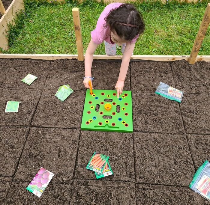 Stop Overcrowding Your Plants And Give Them The Space They Need To Thrive With The Seeding Square Tool