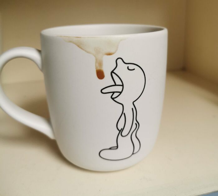 I Tried Cleaning The Stain Off This Mug Until I Realized It's Part Of The Design