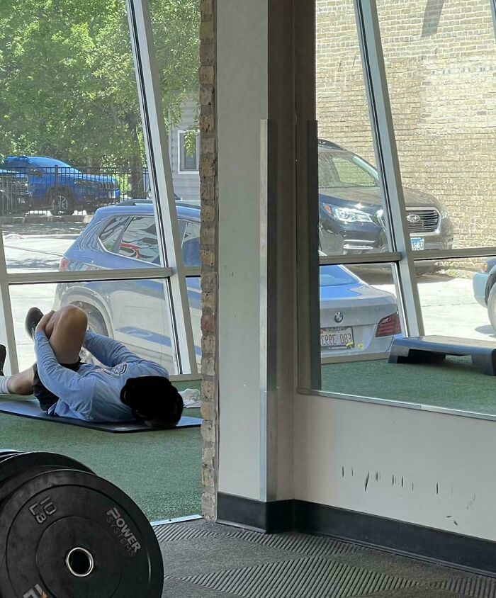 Confusing gym pic with a mirror reflection, making it appear someone is outside.