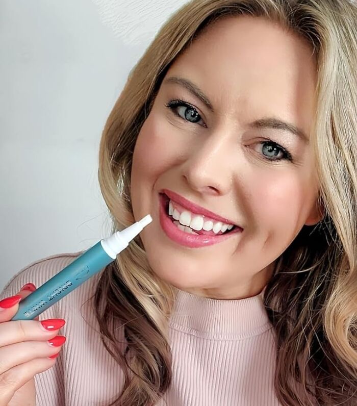 This Genius Teeth Whitening Pen Has Been Giving People That Holywood Smile Without Breaking The Bank