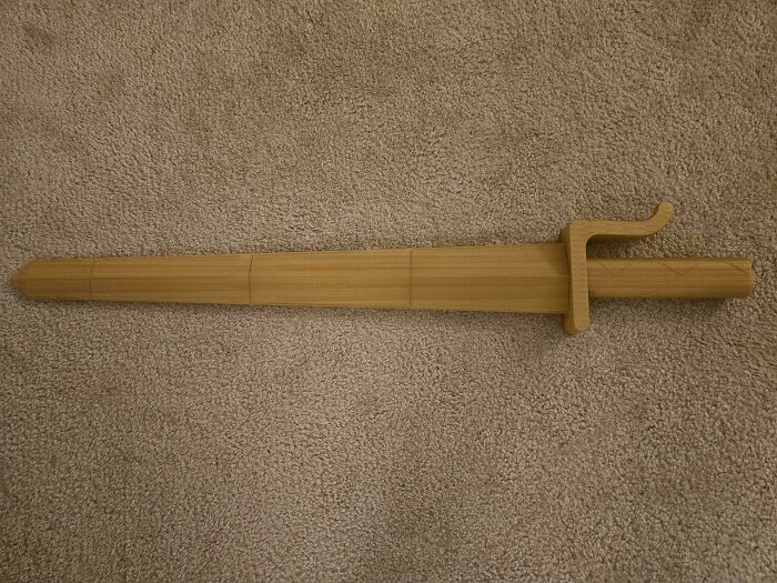 Got Some Really Cool Sparkling Gold Pla....anyway Half Of That's Gone In A Day But Check Out This Sweet Sword LOL