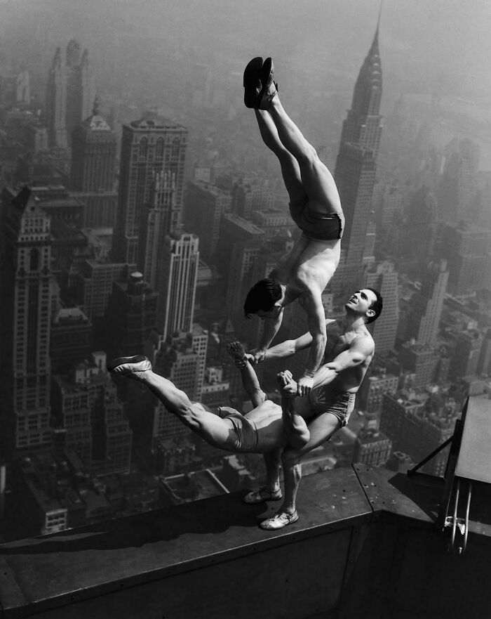 Acrobats Balance On Top Of The Empire State Building, 1934 [1271x1600]