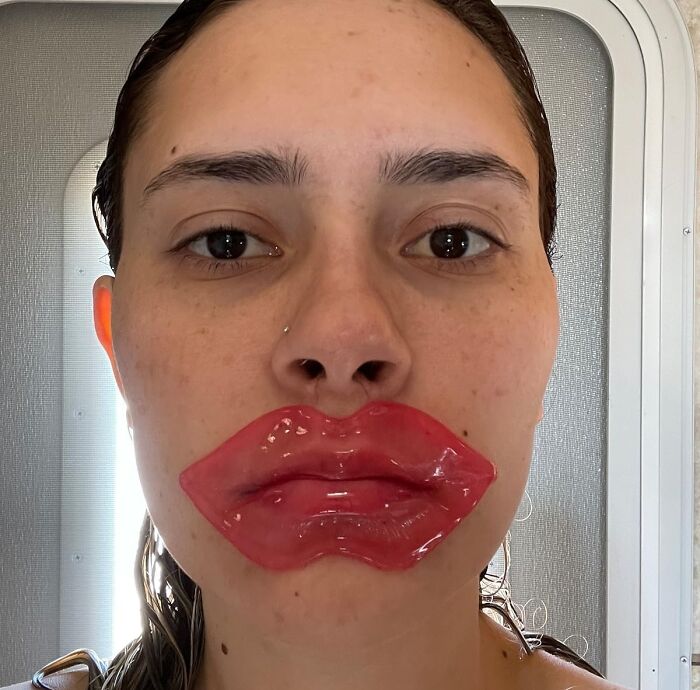 It Might Be Painful To Be Beautiful But It Is Also Not Always Very Attractive To Get Beautiful, As Proven By This moisturizing Lip Mask 