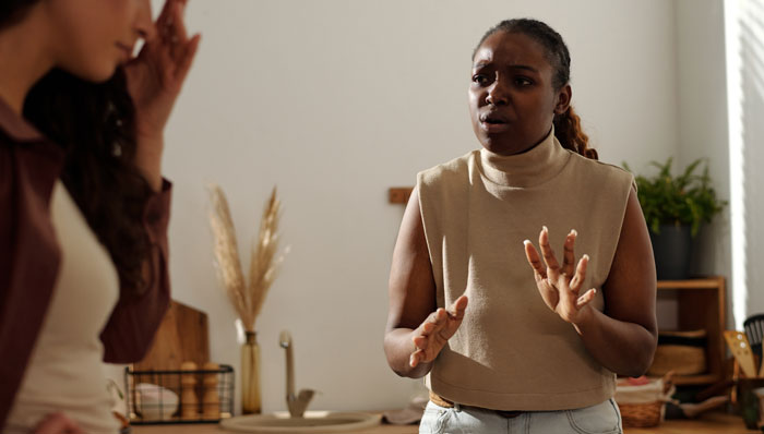 Restaurant Customer Leaves Zero Tip After Accidentally Overhearing What Waitress Said About Her