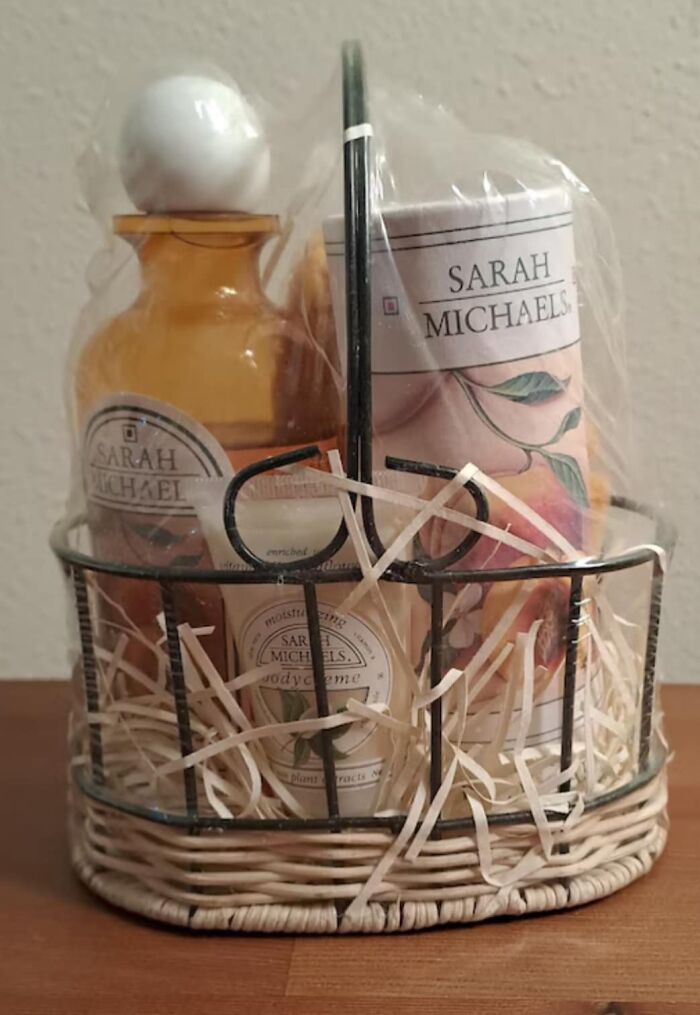 90s-Bathroom-Aesthetics