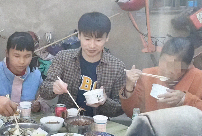 &ldquo;Where Have You Been?&ldquo;: Man Finds Birth Mom Nearly 3 Decades After Getting Lost In China