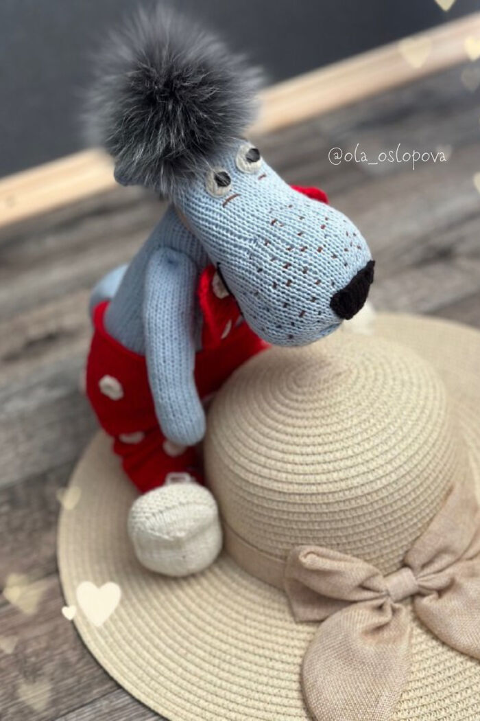 I Created A New Knitting Pattern For A Wolf (8 Pics)