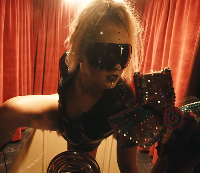 &ldquo;How Did This Get Past Editing?&rdquo;: Fans Claim Tampon Falls Out In JoJo Siwa Music Video