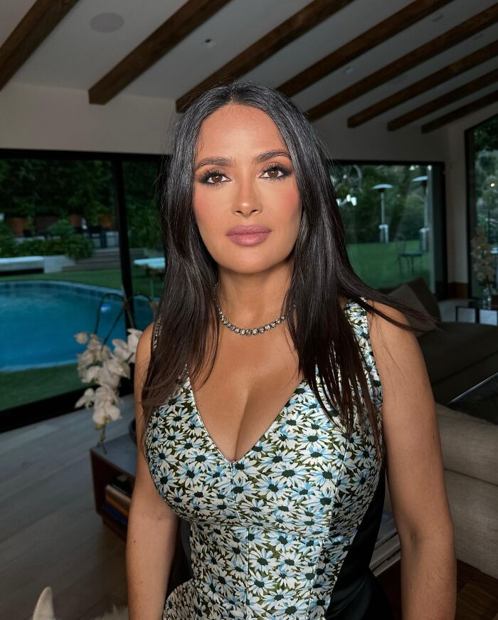 Salma Hayek&rsquo;s Optical Illusion Dress Has Fans Convinced She&rsquo;s &ldquo;Gonna Stay Fine All Her Life&rdquo;