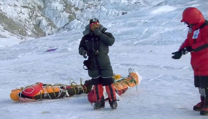 Clean-Up Crew Works To Pry Bodies From Ice As Mount Everest Thawing Reveals Mass Grave