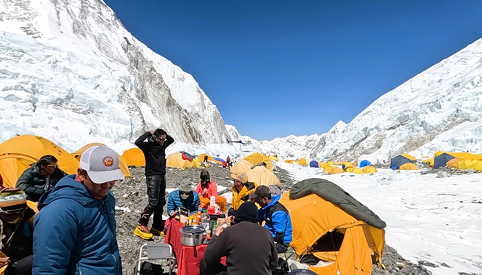 Clean-Up Crew Works To Pry Bodies From Ice As Mount Everest Thawing Reveals Mass Grave